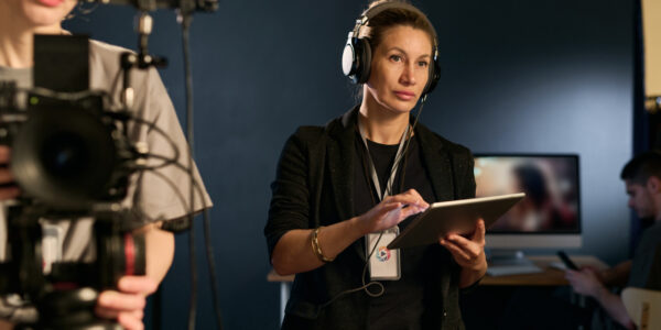 Producent filmowy – kluczowa rola w świecie kina 8 Producent-filmowy.jpg