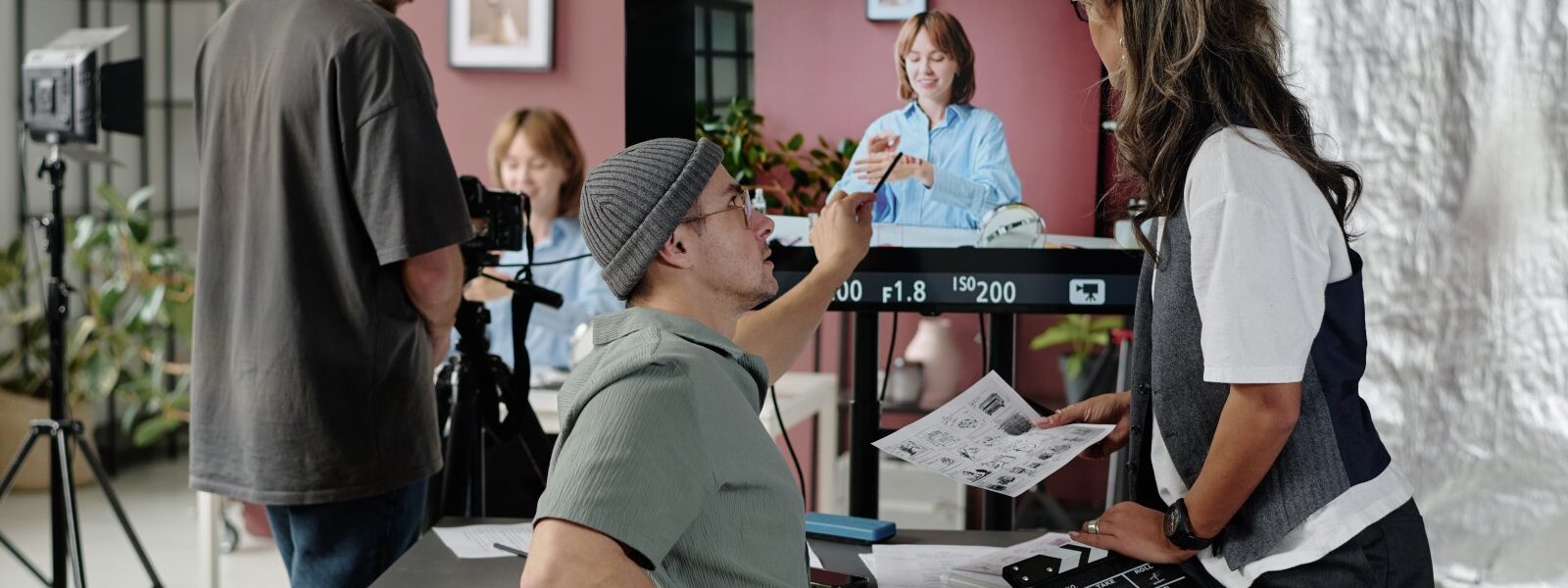 Jak prowadzić dokumentację na planie filmowym – raporty, listy ujęć i protokoły 1 plan filmowy