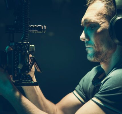 Jak zmienia się praca operatora kamery w erze nowoczesnych technologii? 3 operator kamery